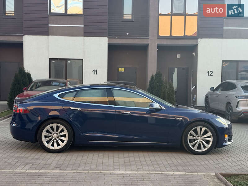 Ліфтбек Tesla Model S 2016 в Одесі