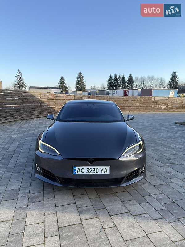 Ліфтбек Tesla Model S 2019 в Тячеві