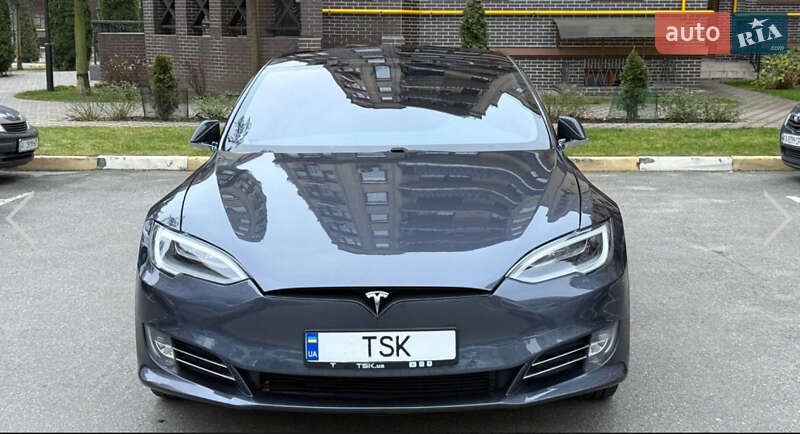 Лифтбек Tesla Model S 2019 в Киеве