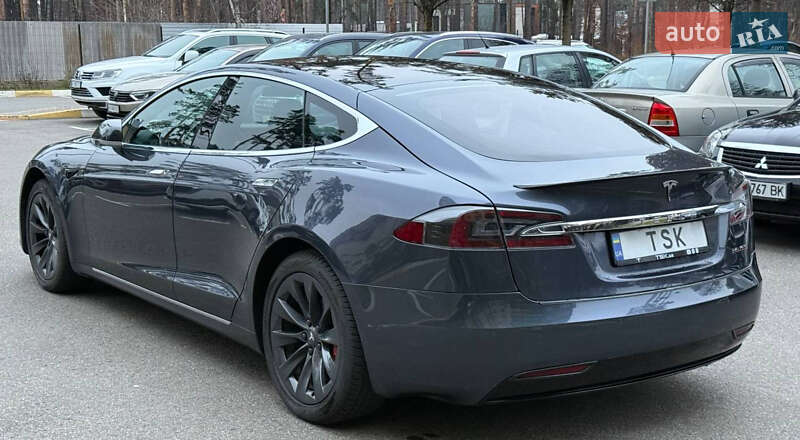 Лифтбек Tesla Model S 2019 в Киеве