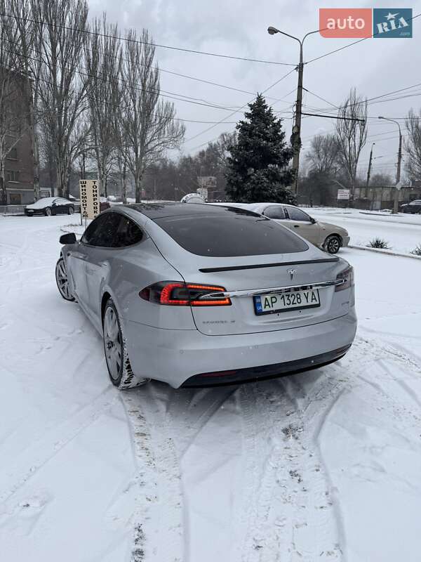 Лифтбек Tesla Model S 2017 в Запорожье