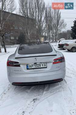 Лифтбек Tesla Model S 2017 в Запорожье
