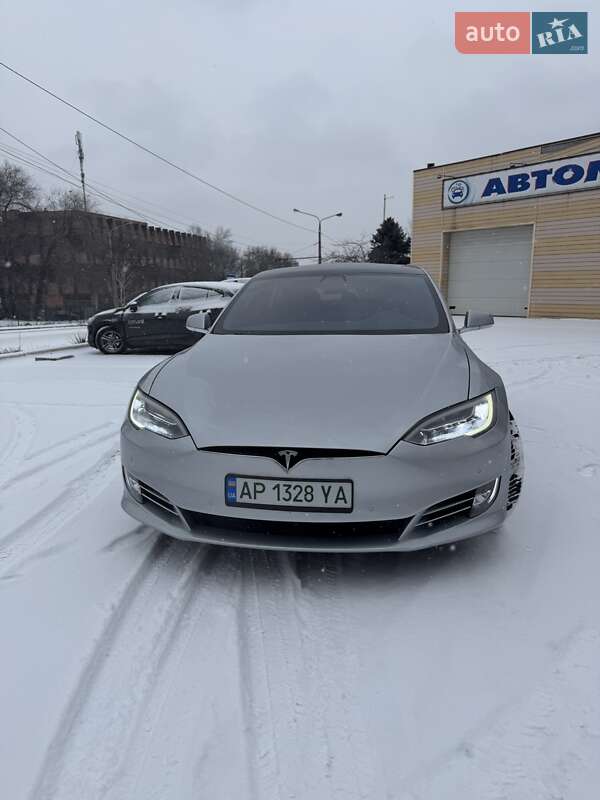 Лифтбек Tesla Model S 2017 в Запорожье