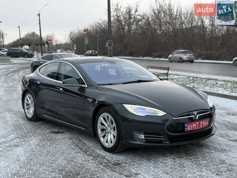 2013 Tesla Model-S, VIN 5YJSA2DP8DFP21392:plate — фото 1 (autoria)