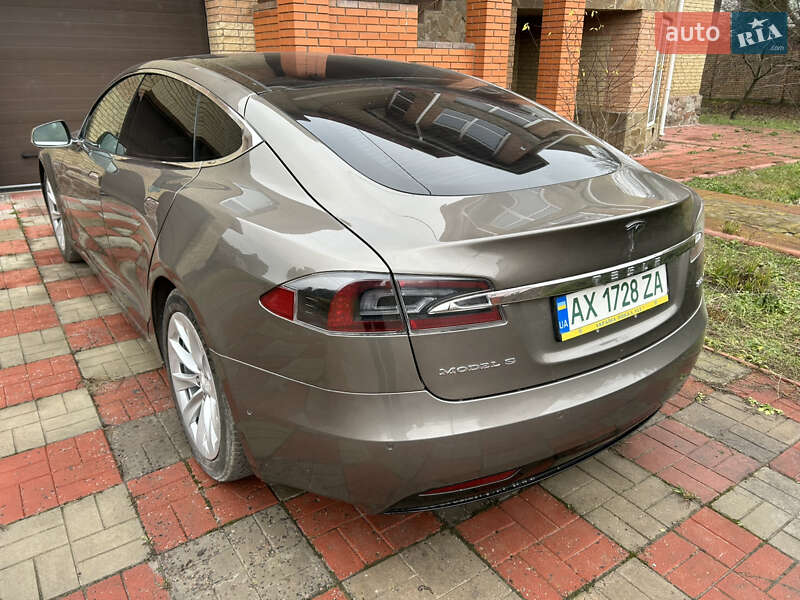 Лифтбек Tesla Model S 2016 в Киеве фото 8 Лифтбек Tesla Model S 2016 в Киеве
