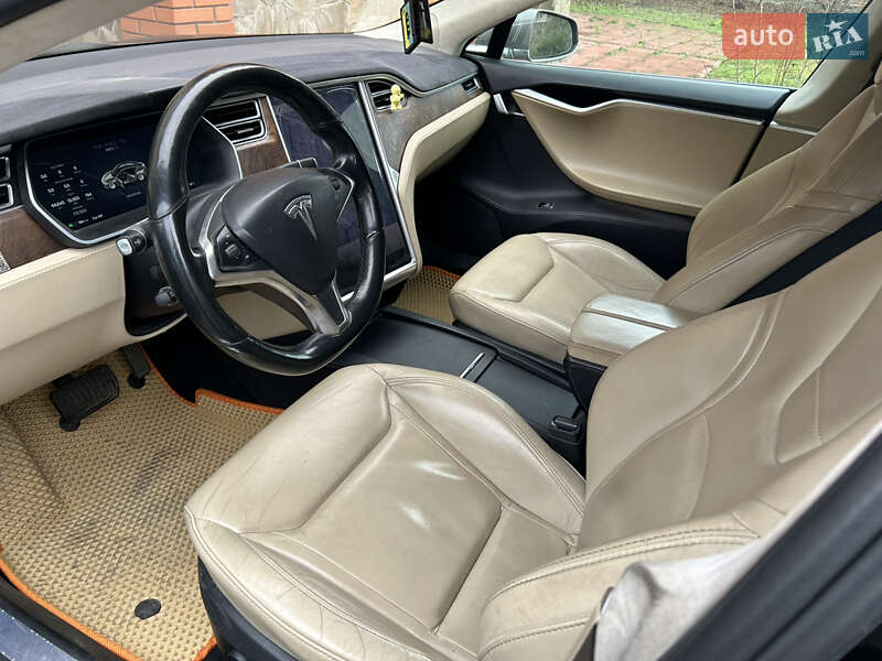 Лифтбек Tesla Model S 2016 в Киеве фото 12 Лифтбек Tesla Model S 2016 в Киеве