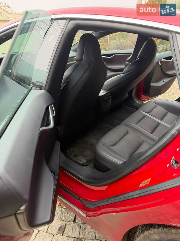 Лифтбек Tesla Model S 2018 в Тернополе
