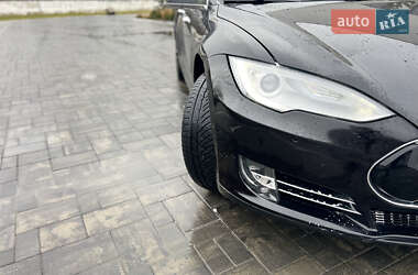 Лифтбек Tesla Model S 2015 в Луцке