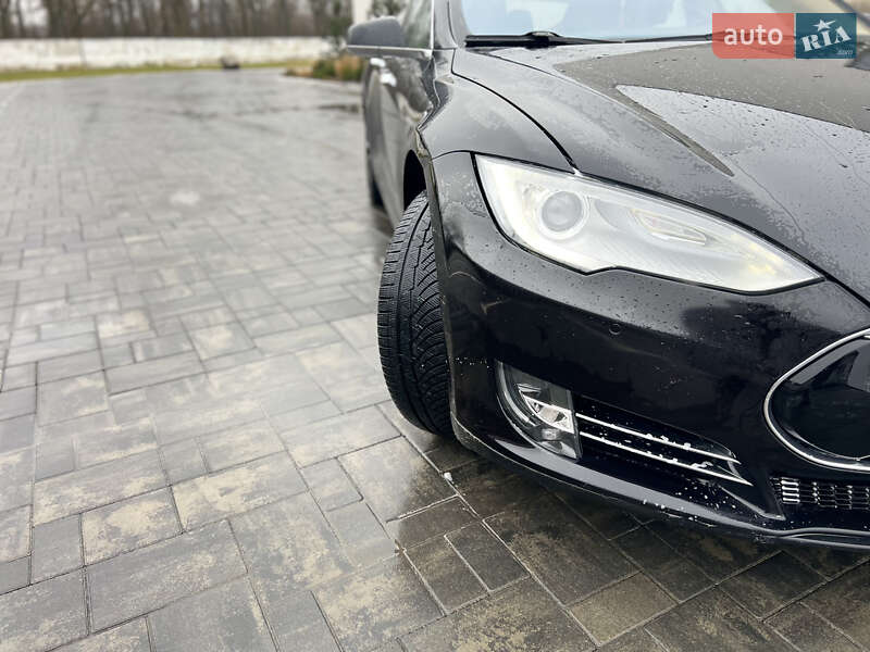 Лифтбек Tesla Model S 2015 в Луцке фото 12 Лифтбек Tesla Model S 2015 в Луцке