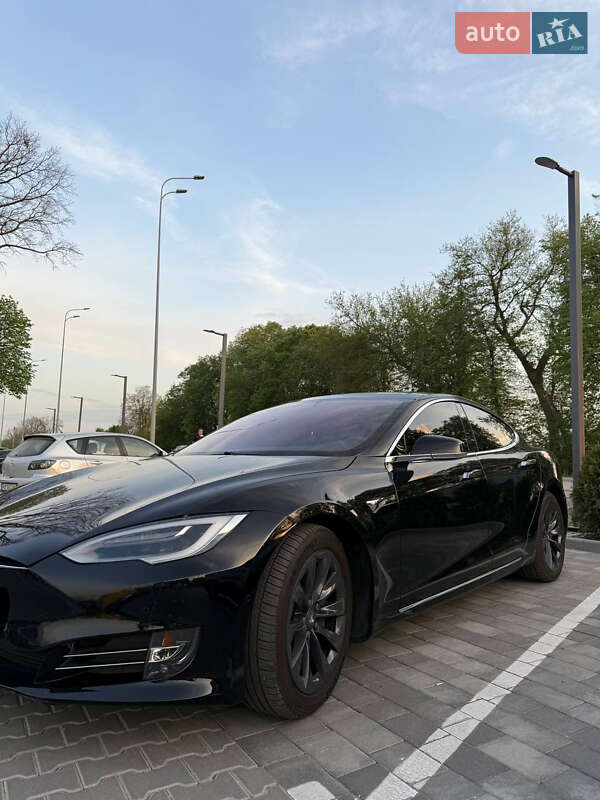 Ліфтбек Tesla Model S 2018 в Вінниці