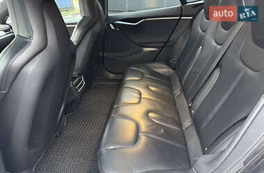Лифтбек Tesla Model S 2015 в Ровно