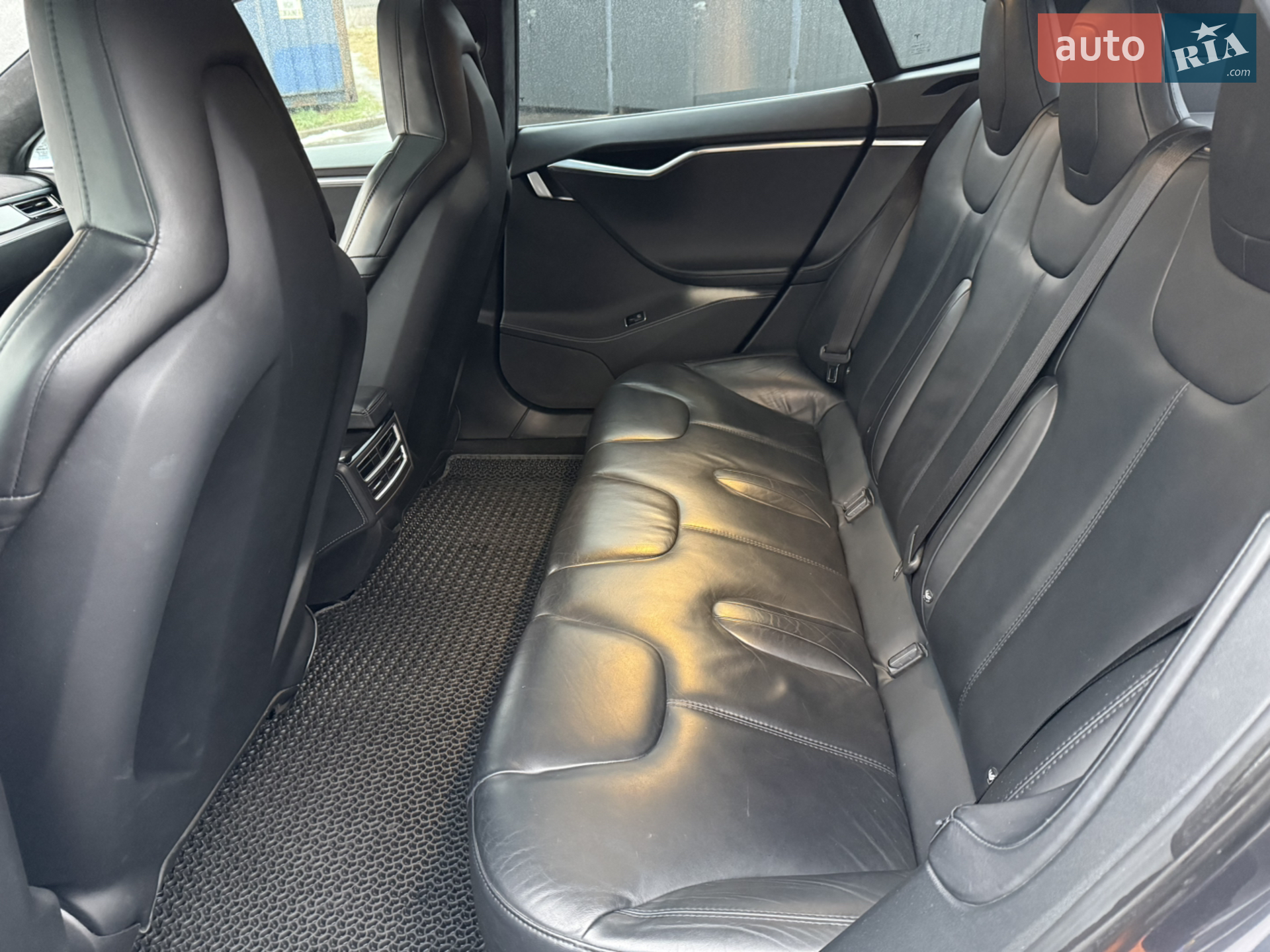 2015 Tesla Model S - мініатюра 12