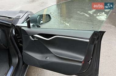 Лифтбек Tesla Model S 2015 в Ровно