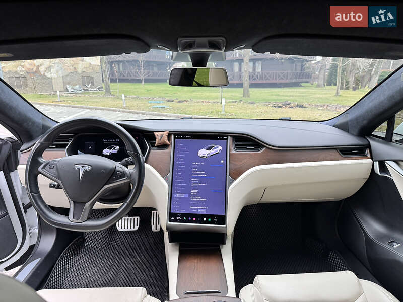 Лифтбек Tesla Model S 2020 в Днепре