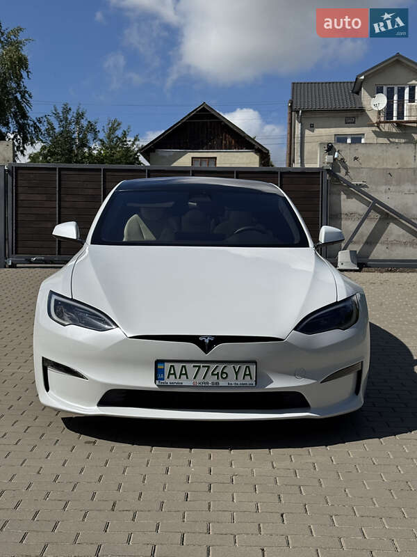 Лифтбек Tesla Model S 2023 в Львове
