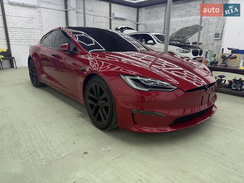 Tesla Model S 2021