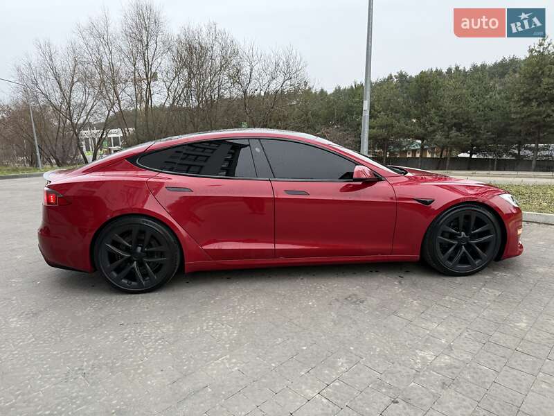 Лифтбек Tesla Model S 2021 в Львове