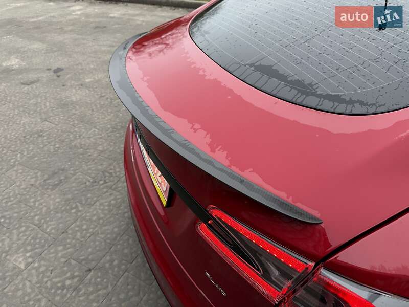 Лифтбек Tesla Model S 2021 в Львове
