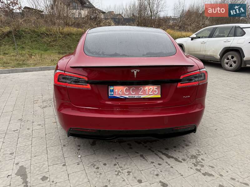 Лифтбек Tesla Model S 2021 в Львове