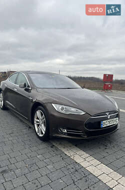 Лифтбек Tesla Model S 2014 в Львове