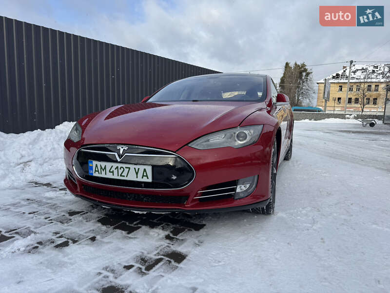 Лифтбек Tesla Model S 2014 в Житомире