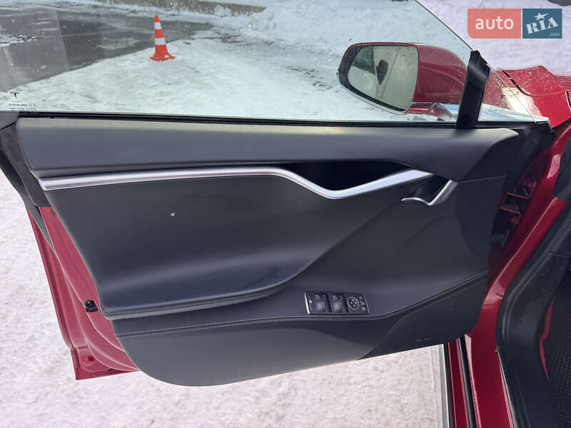 Лифтбек Tesla Model S 2014 в Житомире