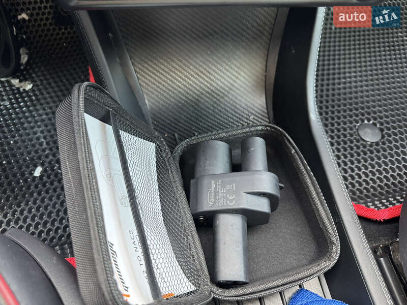 Лифтбек Tesla Model S 2014 в Житомире