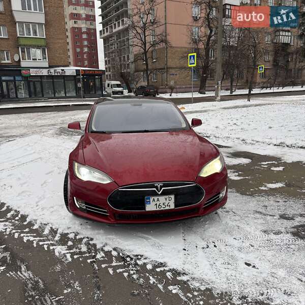 Tesla Model S 2014