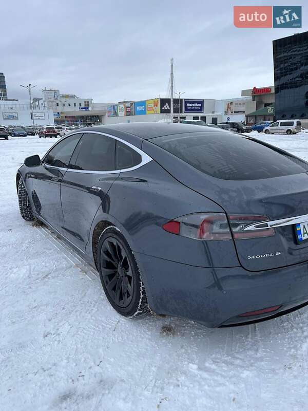 Лифтбек Tesla Model S 2017 в Житомире
