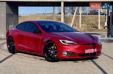 Ліфтбек Tesla Model S 2017 в Львові