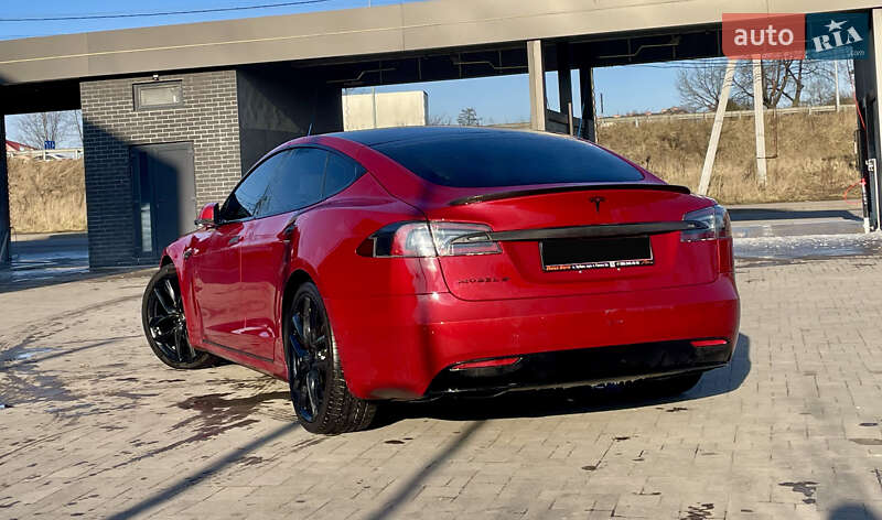 Ліфтбек Tesla Model S 2017 в Львові