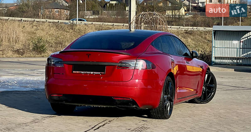 Ліфтбек Tesla Model S 2017 в Львові