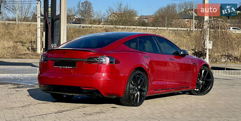 Ліфтбек Tesla Model S 2017 в Львові