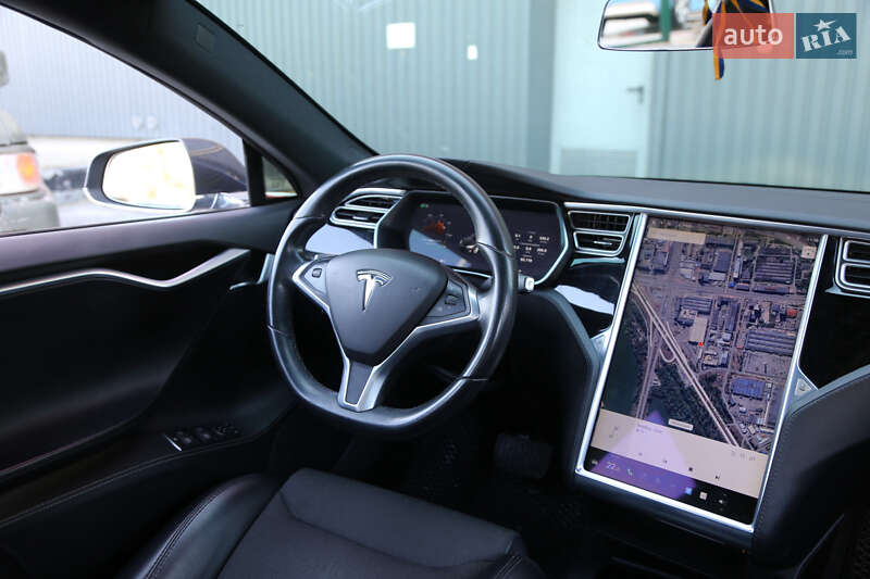 Лифтбек Tesla Model S 2018 в Киеве