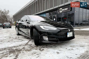 Ліфтбек Tesla Model S 2017 в Києві