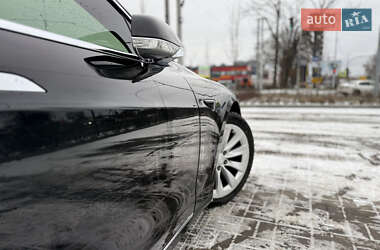 Ліфтбек Tesla Model S 2017 в Києві