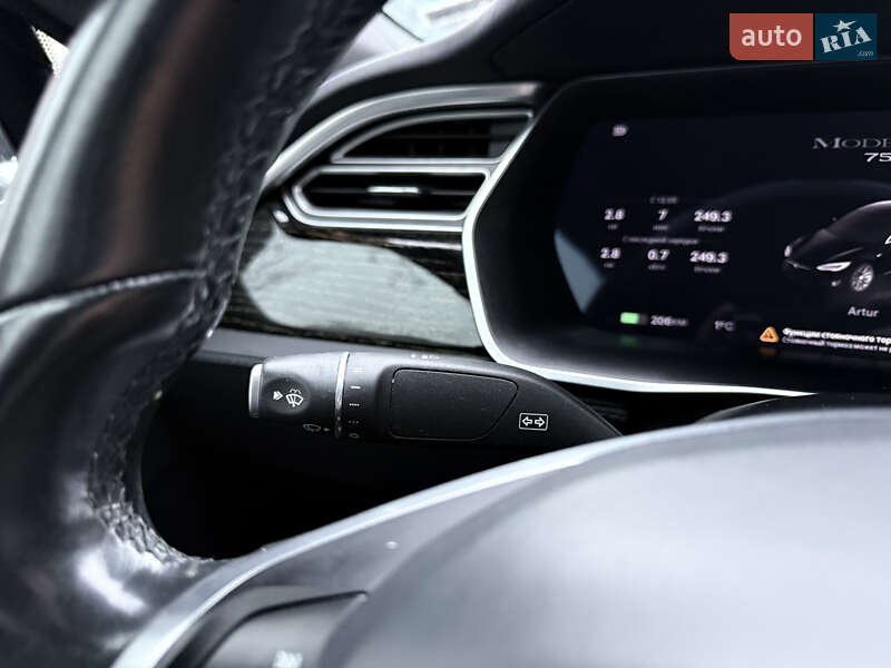 Лифтбек Tesla Model S 2017 в Киеве