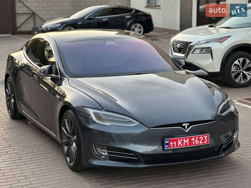 Лифтбек Tesla Model S 2020 в Одессе