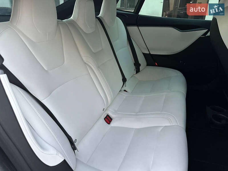 Лифтбек Tesla Model S 2020 в Одессе