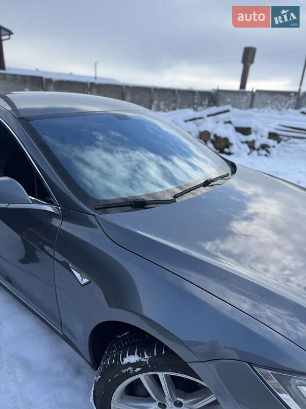 Лифтбек Tesla Model S 2013 в Долине фото 11 Лифтбек Tesla Model S 2013 в Долине