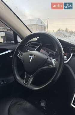 Ліфтбек Tesla Model S 2013 в Долині