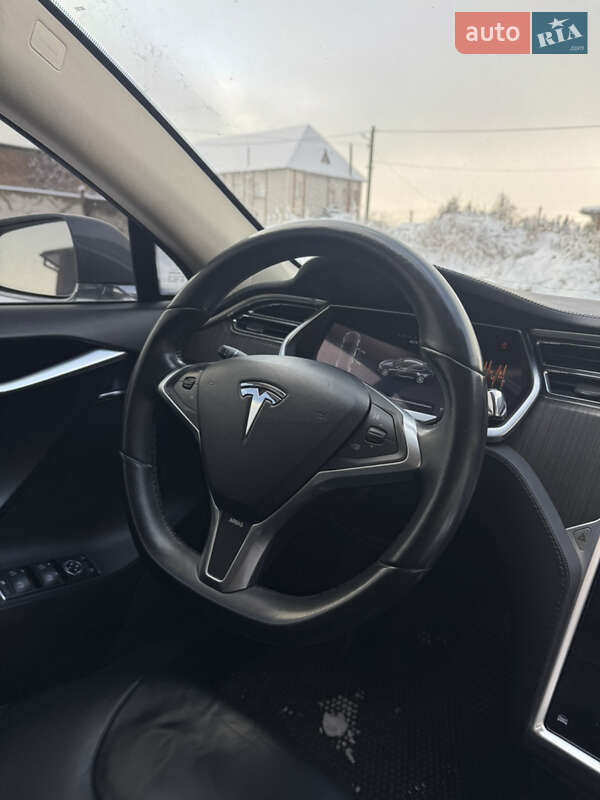 Лифтбек Tesla Model S 2013 в Долине фото 21 Лифтбек Tesla Model S 2013 в Долине