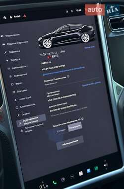 Ліфтбек Tesla Model S 2013 в Чернівцях