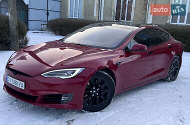 Ліфтбек Tesla Model S 2017 в Чернівцях