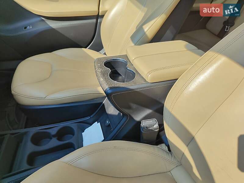 Ліфтбек Tesla Model S 2014 в Пустомитах фото 10 Ліфтбек Tesla Model S 2014 в Пустомитах
