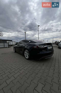 Лифтбек Tesla Model S 2013 в Черновцах