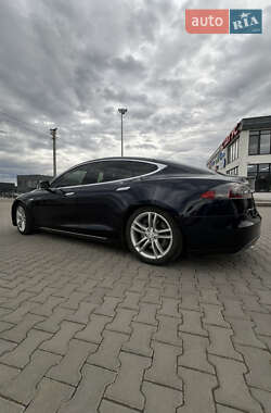 Лифтбек Tesla Model S 2013 в Черновцах