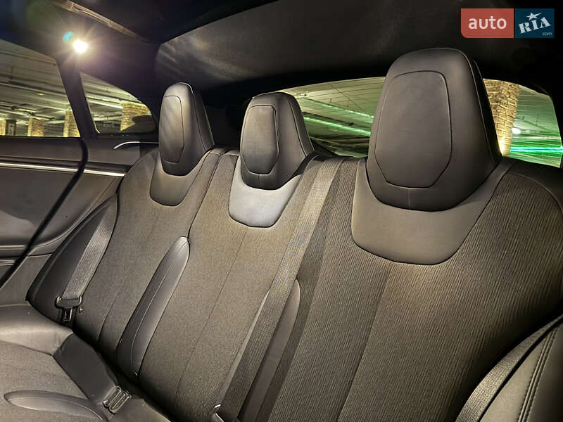 Ліфтбек Tesla Model S 2017 в Одесі фото 13 Ліфтбек Tesla Model S 2017 в Одесі