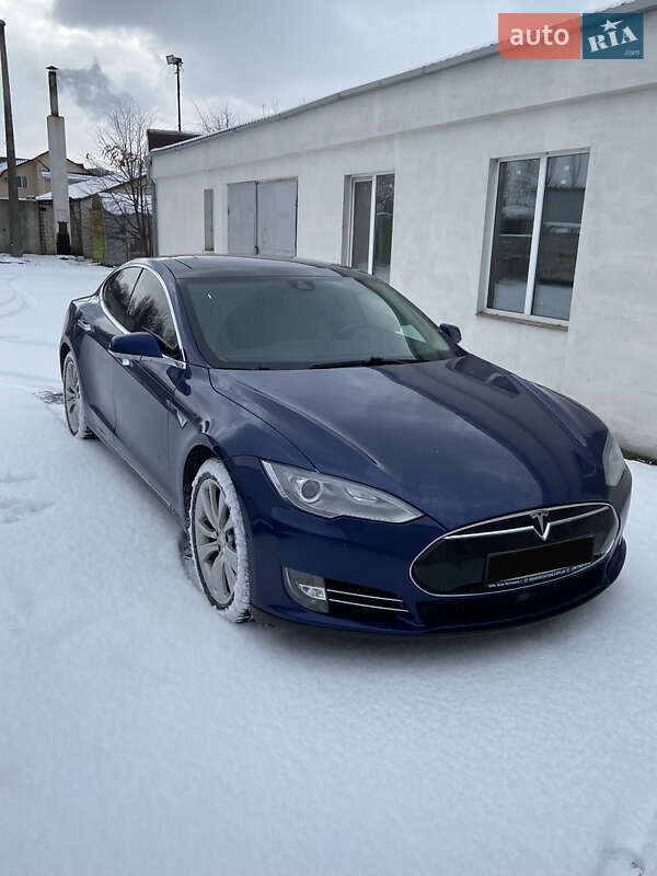 Ліфтбек Tesla Model S 2015 в Обухові