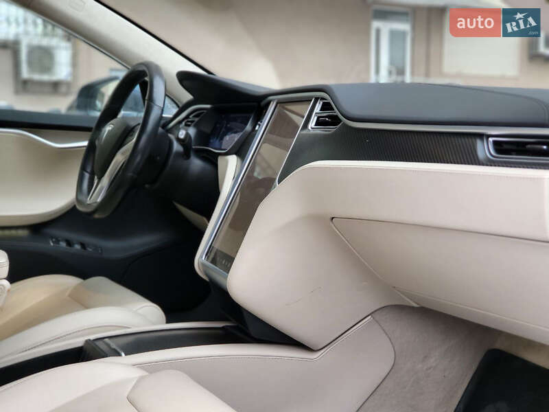 Ліфтбек Tesla Model S 2017 в Києві фото 13 Ліфтбек Tesla Model S 2017 в Києві